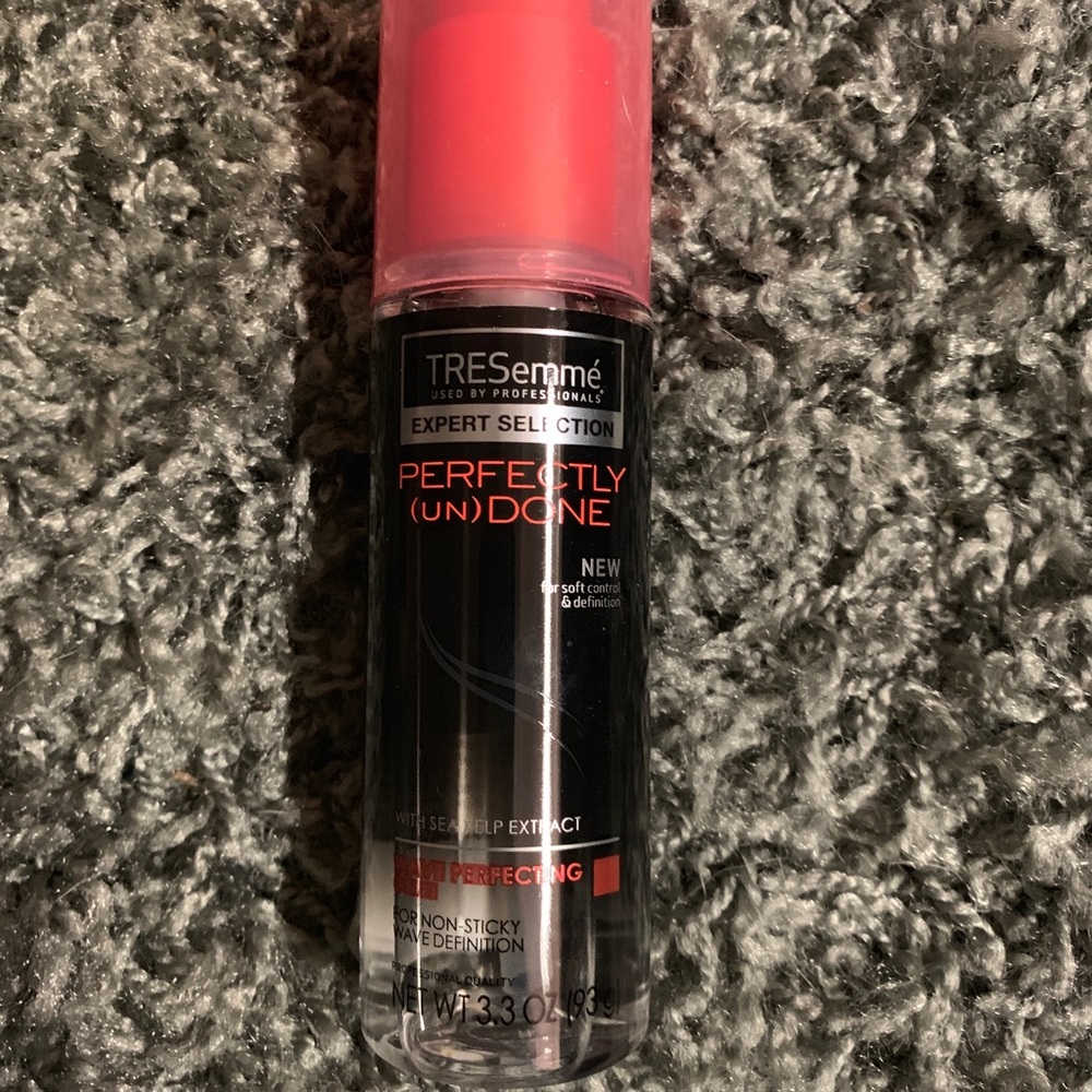 NEW TRESemmé Wave Perfecting Gel